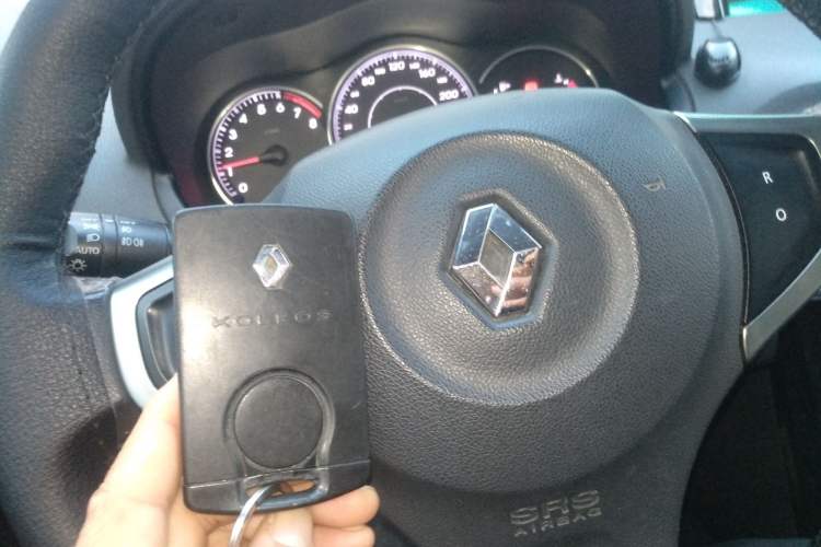 Used Renault Koleos 2014 2.5L Two-Wheel Drive Comfort Edition
