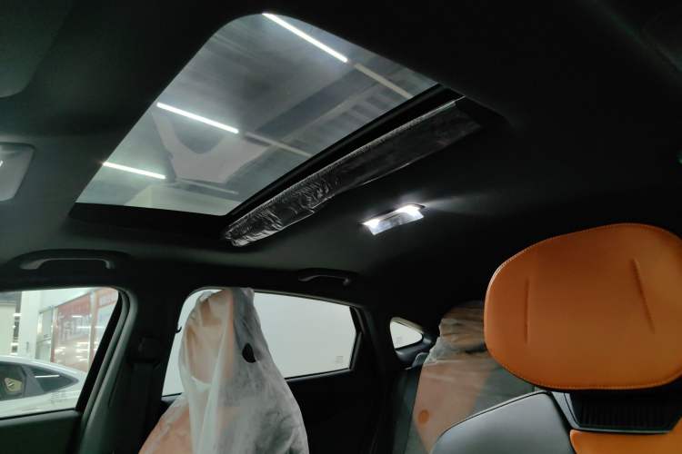 Used Changan UNI-V iDD 2023 Zhidian iDD 1.5T 113km Smart & Fun Version (Rapid Edition)