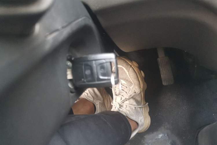 Used Wuling Rongguang S 2021 1.2L Standard Model Window-Sealed Car Power-Assisted Version 5-Seater LSI