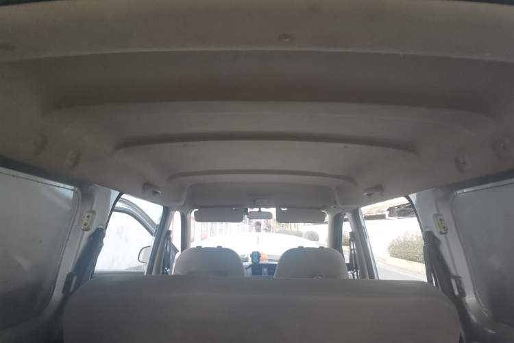 Used Wuling Rongguang S 2021 1.2L Standard Model Window-Sealed Car Power-Assisted Version 5-Seater LSI