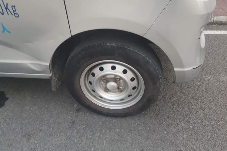 Used Wuling Rongguang S 2021 1.2L Standard Model Window-Sealed Car Power-Assisted Version 5-Seater LSI