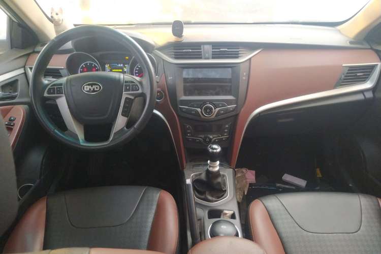 Used BYD G5 2014 1.5TI Manual Luxury Edition