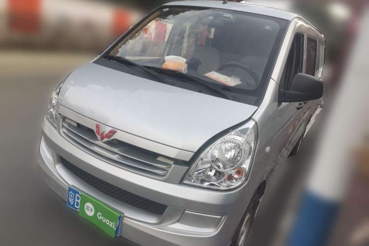 Used Wuling Rongguang S 2021 1.2L Standard Model Window-Sealed Car Power-Assisted Version 5-Seater LSI