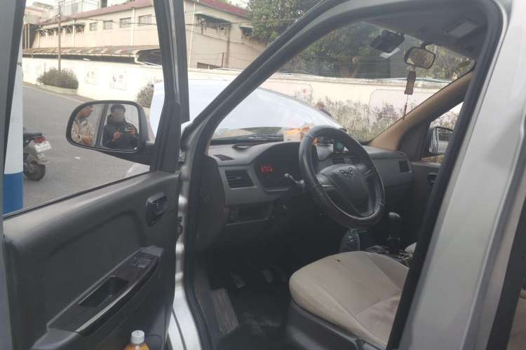 Used Wuling Rongguang S 2021 1.2L Standard Model Window-Sealed Car Power-Assisted Version 5-Seater LSI