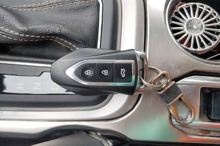 Used Zotye SR7 2016 1.5T CVT Cube Heart Edition China V Standard
