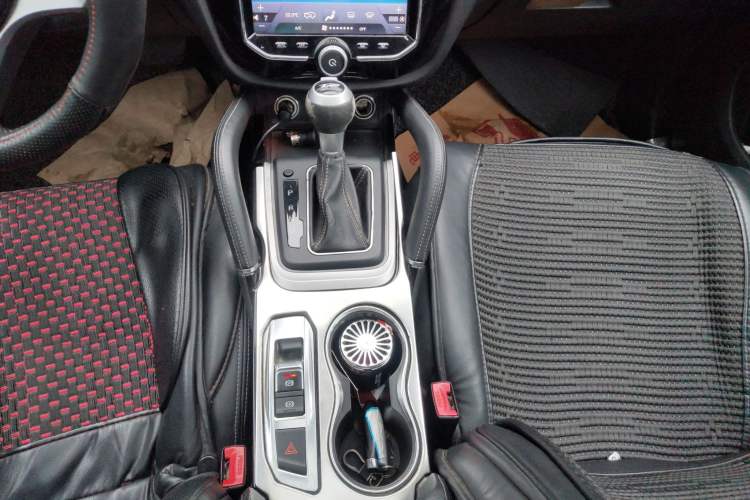 Used Zotye SR7 2016 1.5T CVT Cube Heart Edition China V Standard
