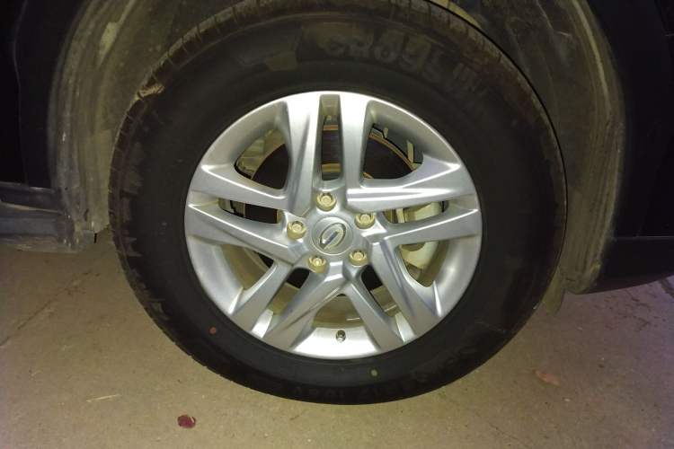 Used GAC Trumpchi GS7 2017 280T Two-Wheel Drive Luxury Model Right Front Wheel Hub