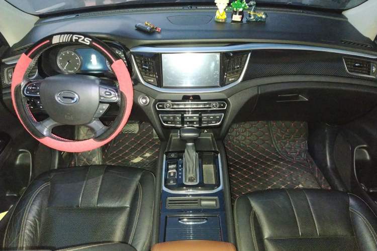 Used GAC Trumpchi GS7 2017 280T Two-Wheel Drive Luxury Model Center Console