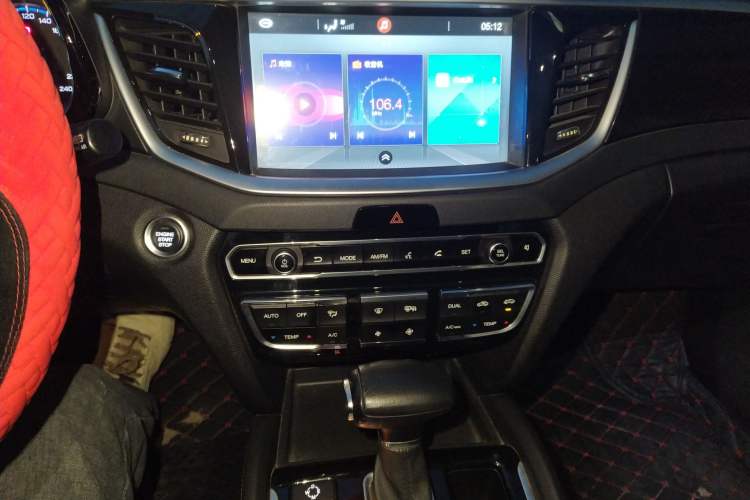 Used GAC Trumpchi GS7 2017 280T Two-Wheel Drive Luxury Model Audio And AC Panel