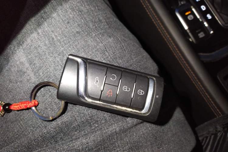 Used GAC Trumpchi GS7 2017 280T Two-Wheel Drive Luxury Model Vehicle Key