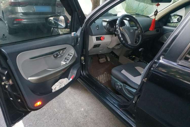 Used Zotye Z200HB 2011 1.5L Automatic Luxury Edition