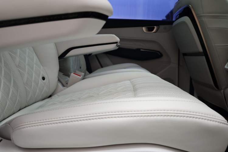 Used Wuling Victory 2023 2.0L DHT Luxury Edition