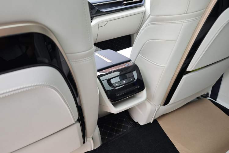 Used Wuling Victory 2023 2.0L DHT Luxury Edition