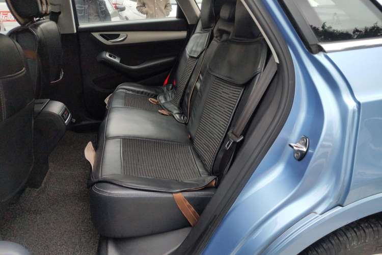 Used Zotye SR7 2016 1.5T CVT Cube Heart Edition China V Standard
