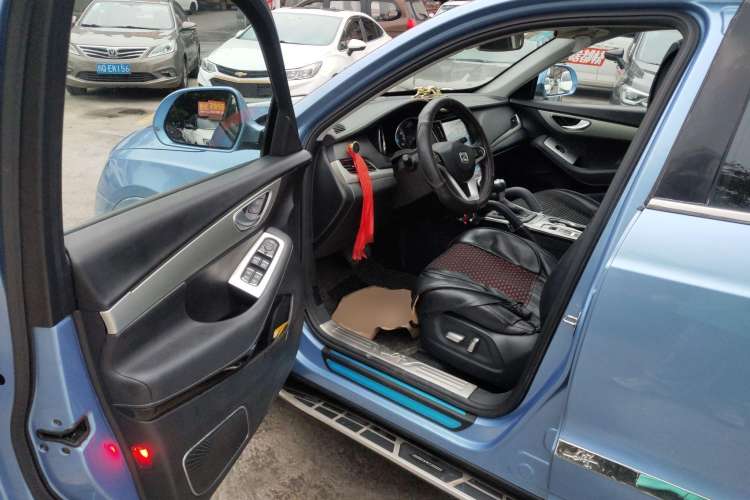 Used Zotye SR7 2016 1.5T CVT Cube Heart Edition China V Standard
