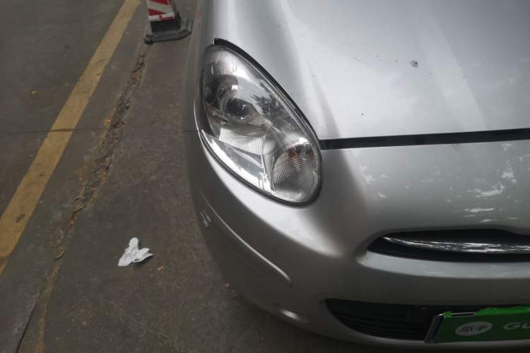 Used Nissan March 2010 1.5L Automatic Easy-Style Version
