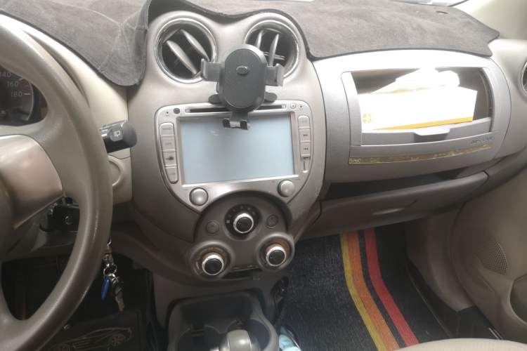 Used Nissan March 2010 1.5L Automatic Easy-Style Version
