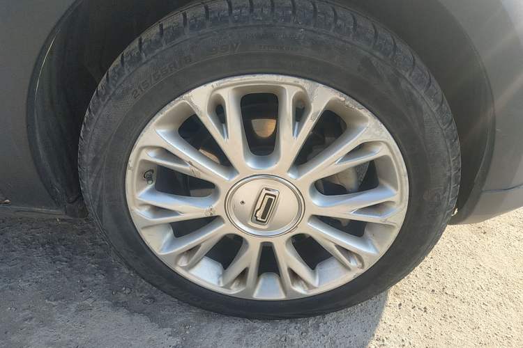 Used Qoros 3 2015 Urban SUV 1.6T Automatic ZhiKu Model