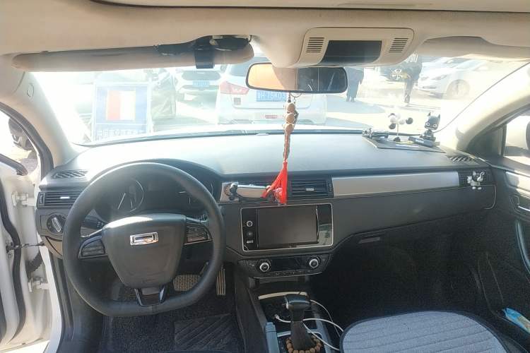 Used Qoros 3 2015 Urban SUV 1.6T Automatic ZhiKu Model