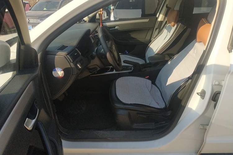 Used Qoros 3 2015 Urban SUV 1.6T Automatic ZhiKu Model