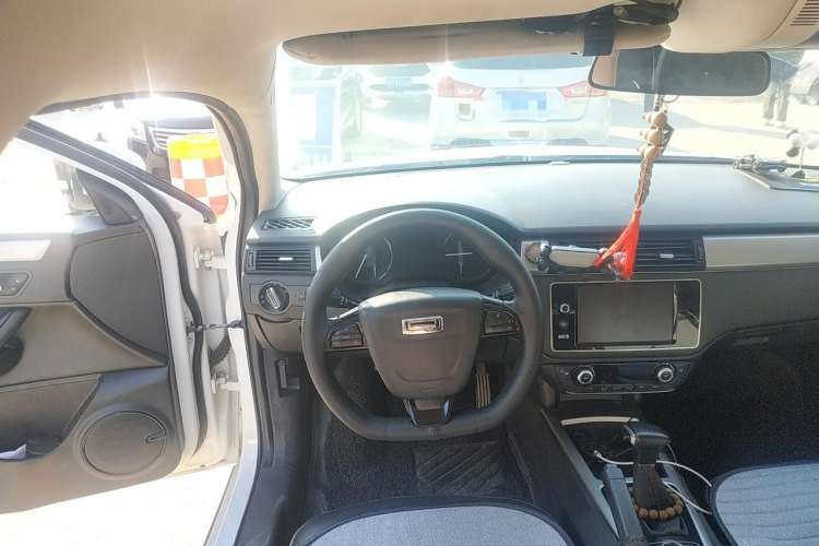 Used Qoros 3 2015 Urban SUV 1.6T Automatic ZhiKu Model