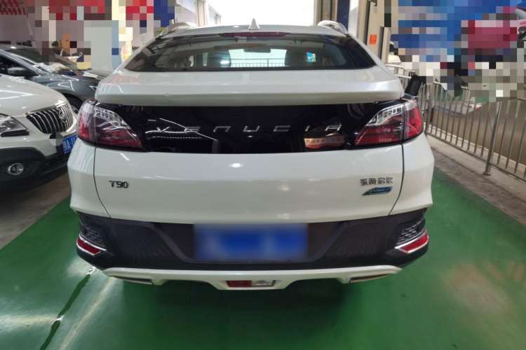 Used Venucia T90 2018 2.0L CVT Smart Connect Luxury Edition China V Standard