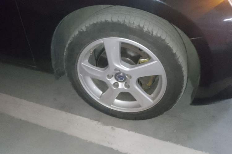 Used Volvo V60 2013 T5 Comfort Edition