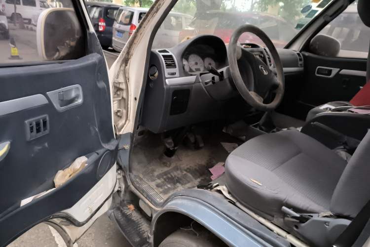 Used King Long Golden Way 2015 2.0L Van 4G21B
