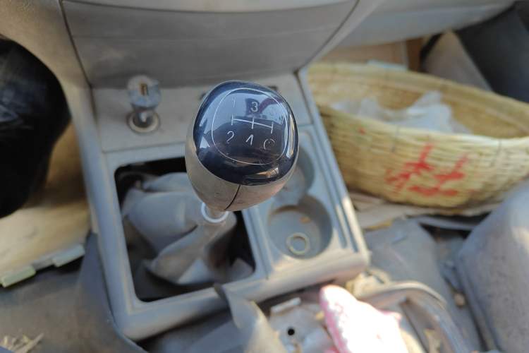 Used Jinbei Hiace 2016 2.0L Express Series Standard Version V19
