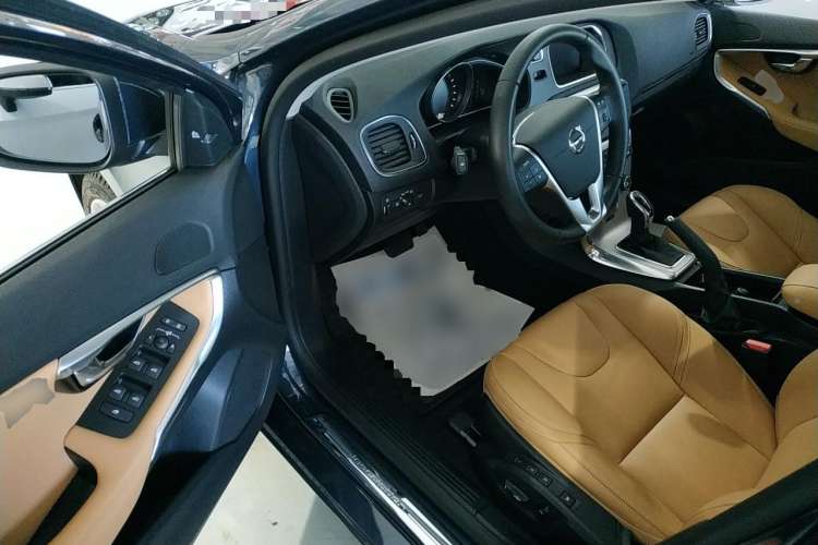 Used Volvo V40 2017 T3 Zhiya Edition