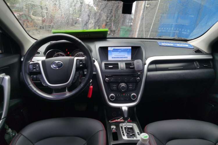 Used Bestune X80 2013 2.0L automatic comfort version