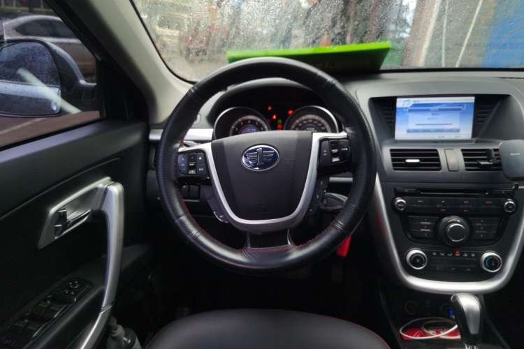 Used Bestune X80 2013 2.0L automatic comfort version