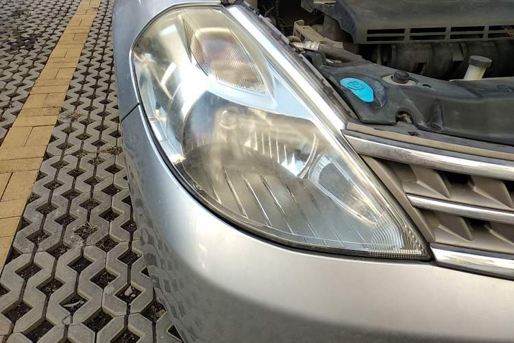 Used Nissan Tiida Sedan 2008 1.6L Automatic Smart Version Right Front Headlight