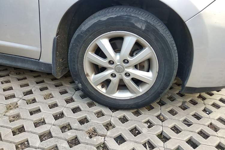 Used Nissan Tiida Sedan 2008 1.6L Automatic Smart Version Right Front Wheel Hub