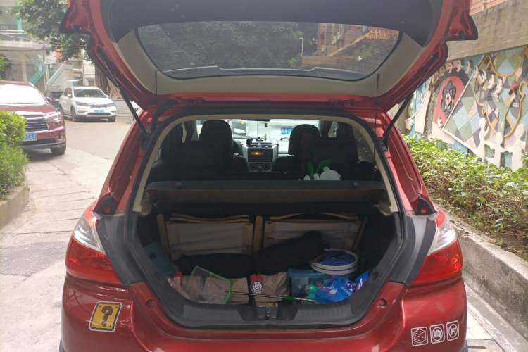 Used Venucia R50X 2013 1.6L Automatic Model