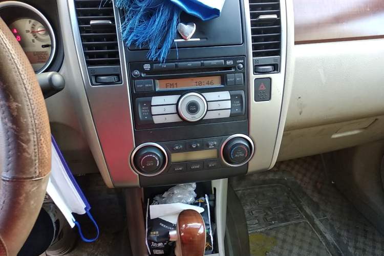 Used Nissan Tiida Sedan 2008 1.6L Automatic Smart Version Audio And AC Panel