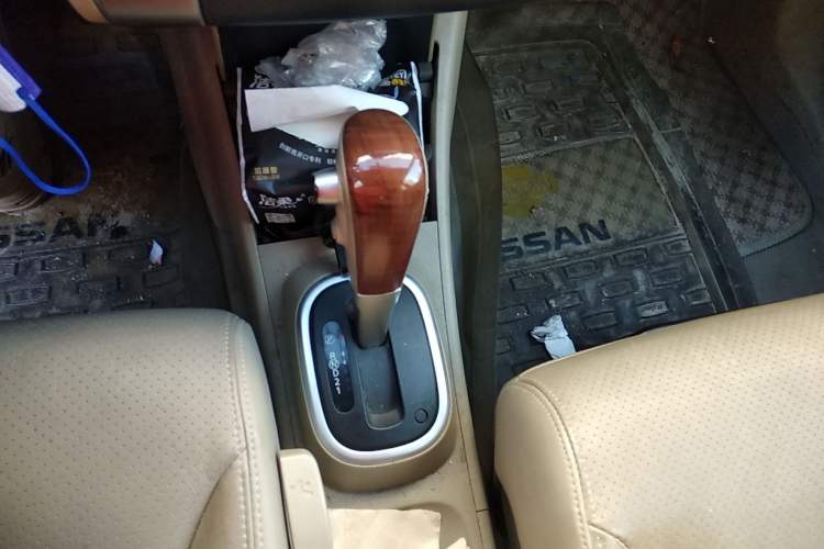 Used Nissan Tiida Sedan 2008 1.6L Automatic Smart Version Gear Lever