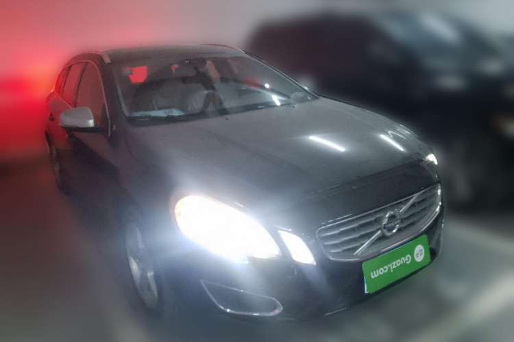 Used Volvo V60 2013 T5 Comfort Edition