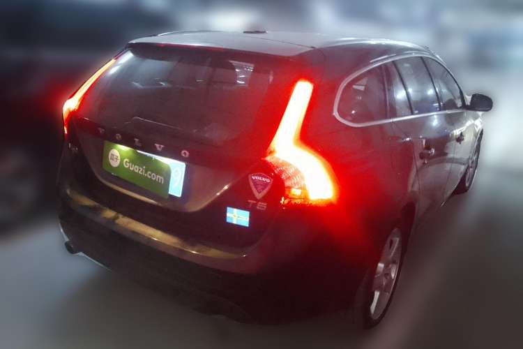 Used Volvo V60 2013 T5 Comfort Edition