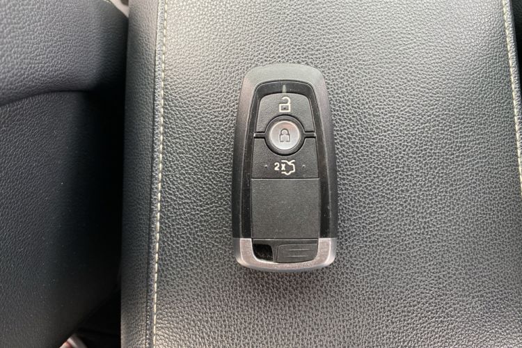 Used Ford Mondeo New Energy 2018 2.0 PHEV Smart-Controlled Fashion Edition China V Standard
