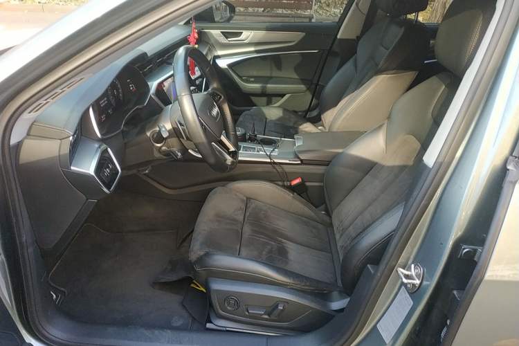 Used Audi A6 2020 allroad quattro Explorer 55 TFSI Prestige Off-Road Model
