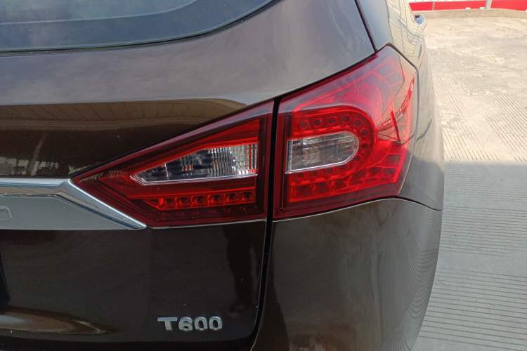Used Zotye T600 2014 1.5T Manual Luxury Model
