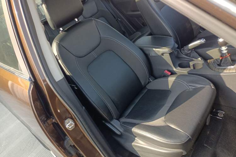 Used Zotye T600 2014 1.5T Manual Luxury Model
