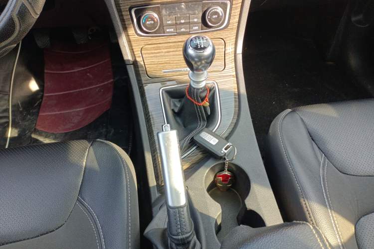 Used Zotye T600 2014 1.5T Manual Luxury Model
