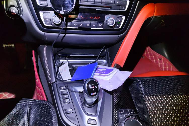 Used BMW M4 2014 M4 Convertible Coupé
