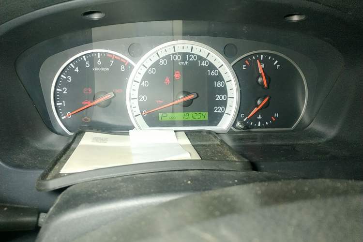 Used Chevrolet Epica 2012 1.8 Luxury Edition AT Odometer Close Up