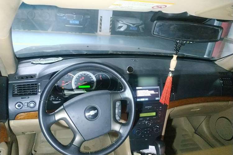 Used Chevrolet Epica 2012 1.8 Luxury Edition AT Center Console