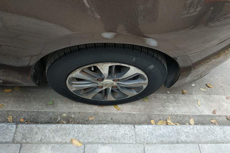 Used Baojun 610 2014 1.5L automatic luxury version