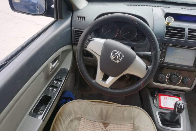 Used BAIC Weiwang M20 2014 1.5L practical type BJ415A Steering Wheel