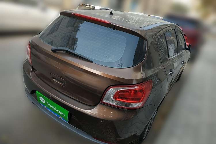 Used Baojun 610 2014 1.5L automatic luxury version